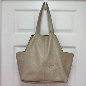 American Eagle Leather Tote | Made in Italy | Taupe | Very Good Condition 👜